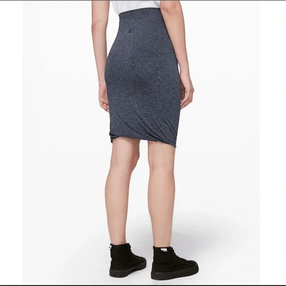 Lululemon Boulevard Bliss Skirt Sz 8 NWT - Picture 3 of 6